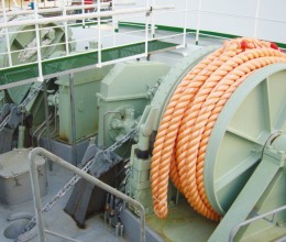 hydraulic anchoring and towing winch
